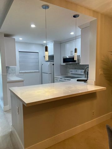 1541 S Ocean Blvd 225, Lauderdale By The Sea, FL 33062