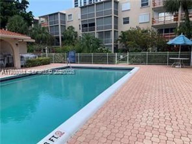1541 S Ocean Blvd 225, Lauderdale By The Sea, FL 33062
