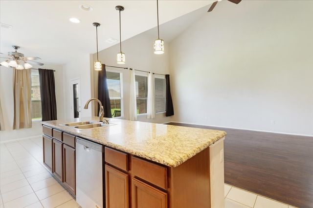 802 Swan Ridge Drive, Sherman, TX 75092
