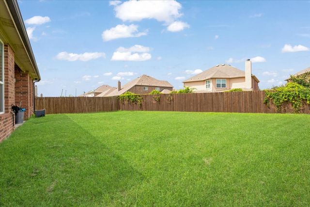 802 Swan Ridge Drive, Sherman, TX 75092