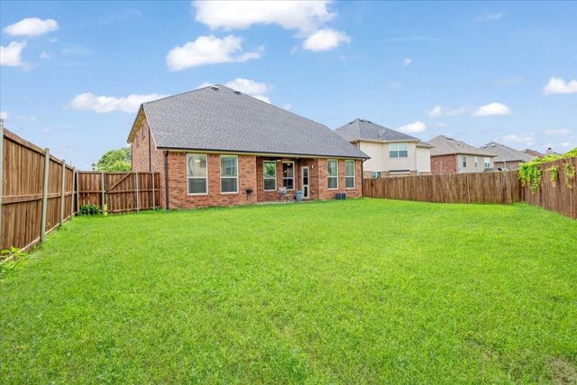 802 Swan Ridge Drive, Sherman, TX 75092