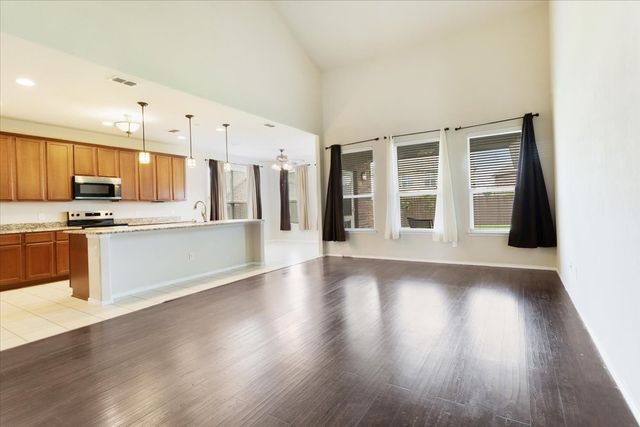 802 Swan Ridge Drive, Sherman, TX 75092