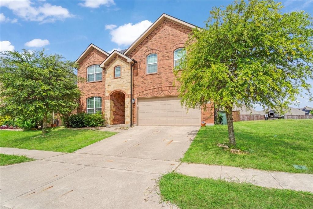 802 Swan Ridge Drive, Sherman, TX 75092