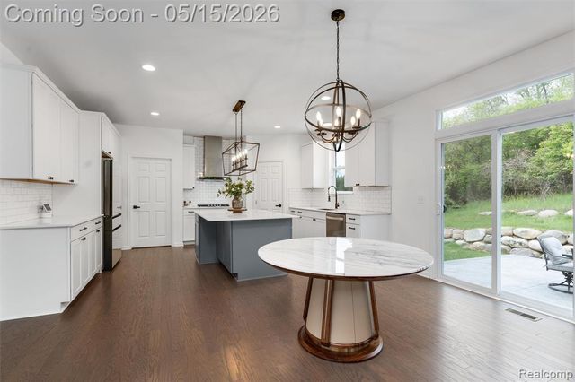 908 S Livernois Road, Rochester Hills, MI 48307