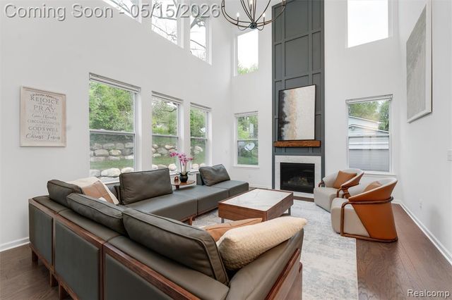 908 S Livernois Road, Rochester Hills, MI 48307