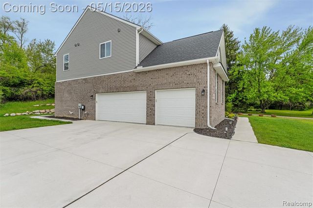 908 S Livernois Road, Rochester Hills, MI 48307
