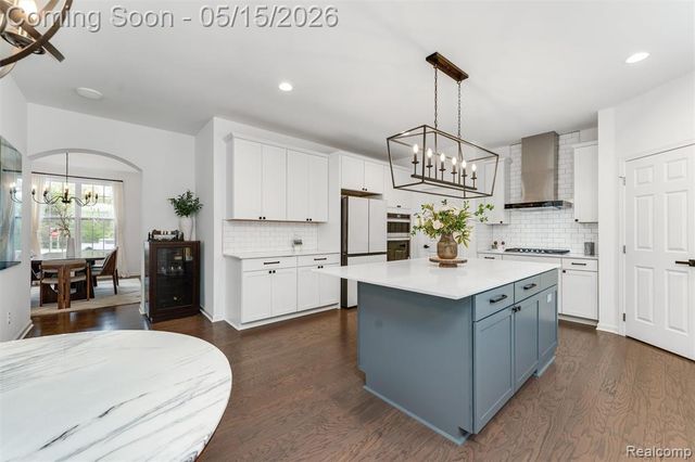 908 S Livernois Road, Rochester Hills, MI 48307