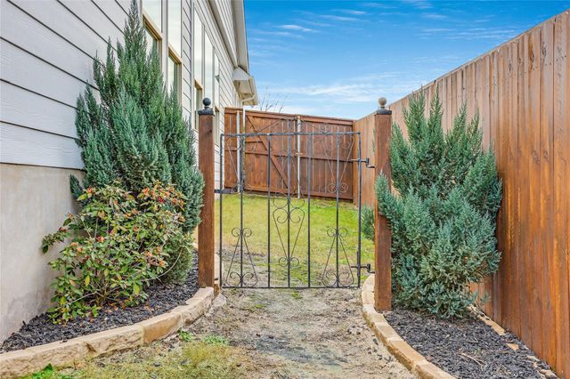 2104 Ringstaff RD, Leander, TX 78641