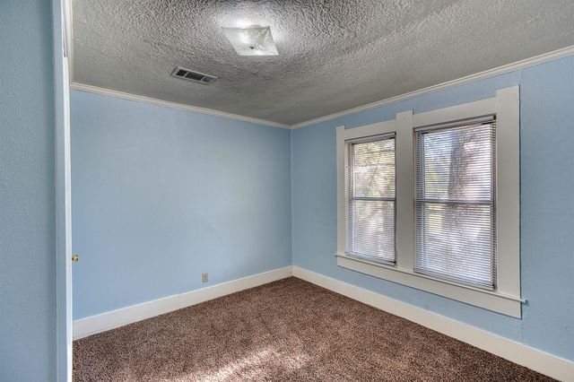 2125 Avenue A, Nederland, TX 77627