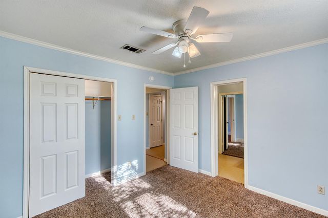 2125 Avenue A, Nederland, TX 77627