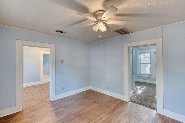 2125 Avenue A, Nederland, TX 77627