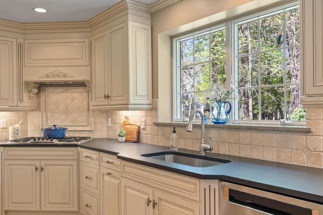 25 Whitney Lane, Boxborough, MA 01719