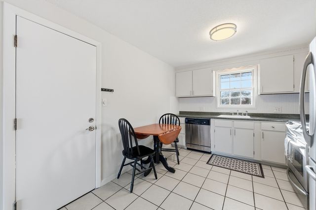 5 Pilgrim Circle C, Methuen, MA 01844