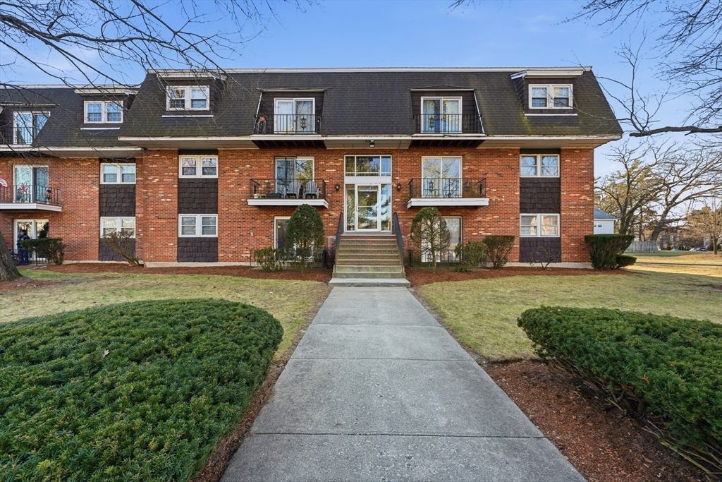 5 Pilgrim Circle C, Methuen, MA 01844