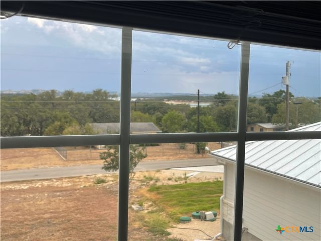 542 Lonesome, Canyon Lake, TX 78133
