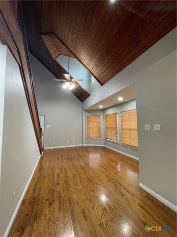 542 Lonesome, Canyon Lake, TX 78133