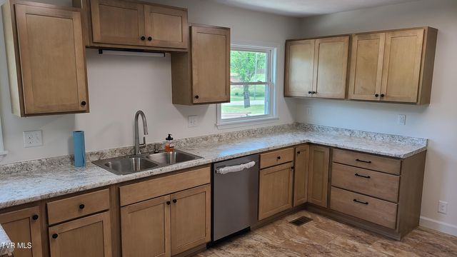 1552 Silver Grove Road, Bluff City, TN 37618