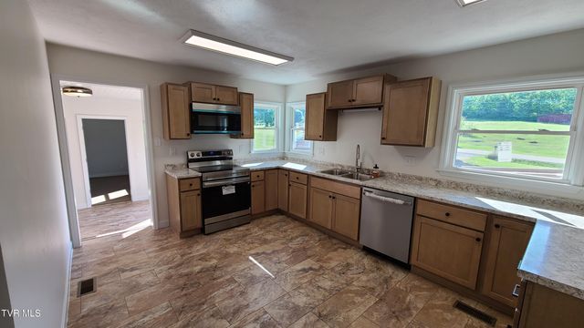 1552 Silver Grove Road, Bluff City, TN 37618
