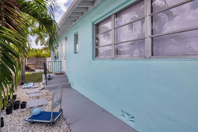 258 Conniston Road, West Palm Beach, FL 33405