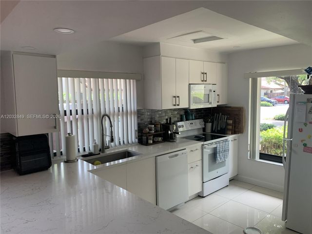 13233 SW 110th Ter 17-1, Miami, FL 33186