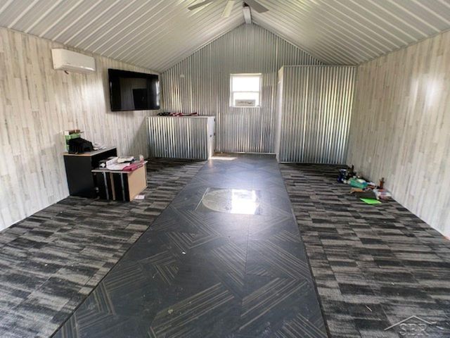 11755 W Tittabawassee Road, Freeland, MI 48623