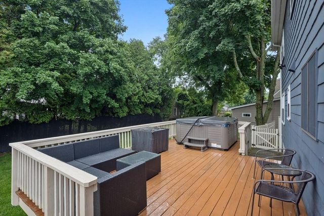 47 Brook Drive, Lynnfield, MA 01940