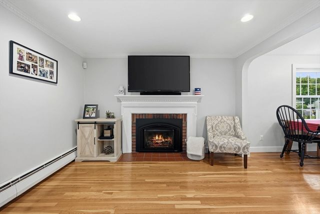 47 Brook Drive, Lynnfield, MA 01940