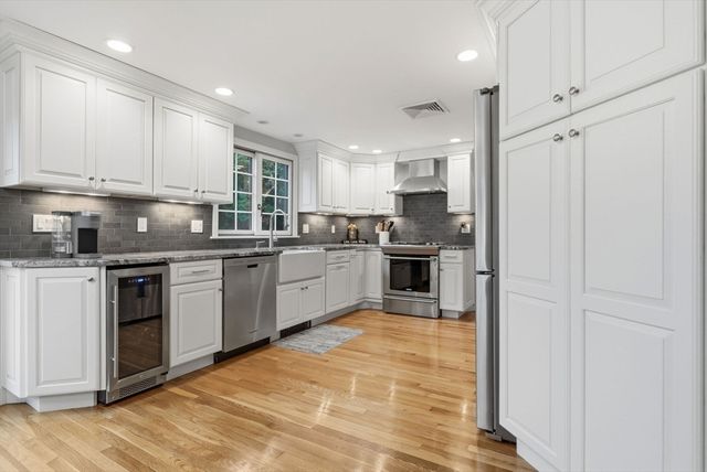 47 Brook Drive, Lynnfield, MA 01940
