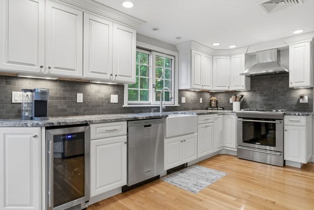 47 Brook Drive, Lynnfield, MA 01940