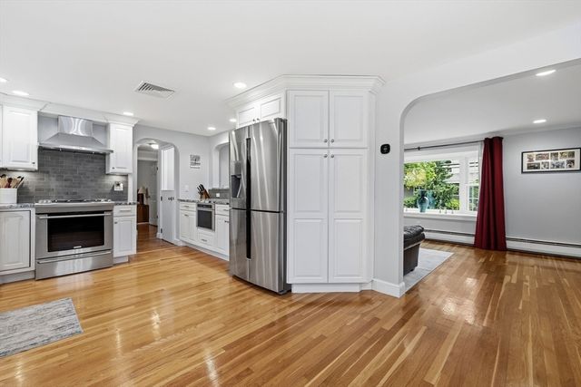 47 Brook Drive, Lynnfield, MA 01940