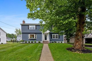 47 Brook Drive, Lynnfield, MA 01940