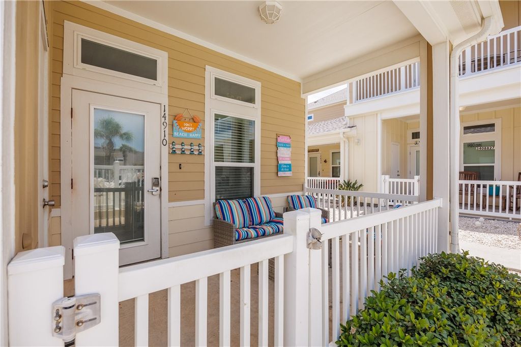 14910 Island Village Dr, Corpus Christi, TX 78418