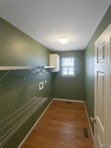 852 Molloy Drive, St Charles, MO 63366