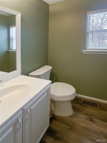 852 Molloy Drive, St Charles, MO 63366