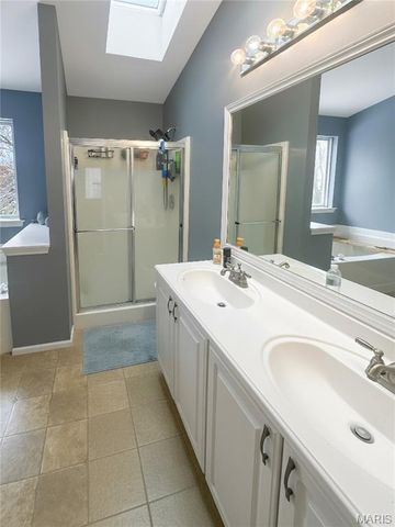 852 Molloy Drive, St Charles, MO 63366