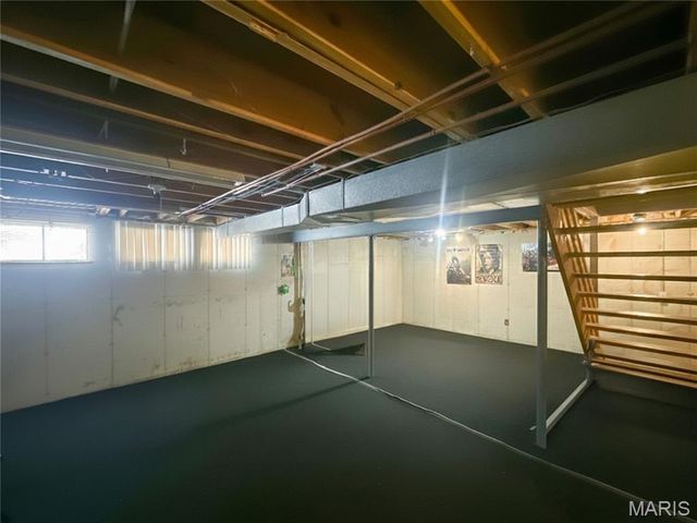 852 Molloy Drive, St Charles, MO 63366