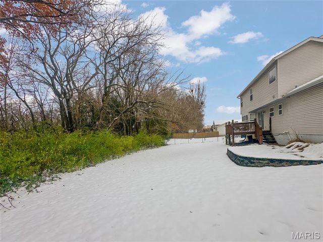 852 Molloy Drive, St Charles, MO 63366