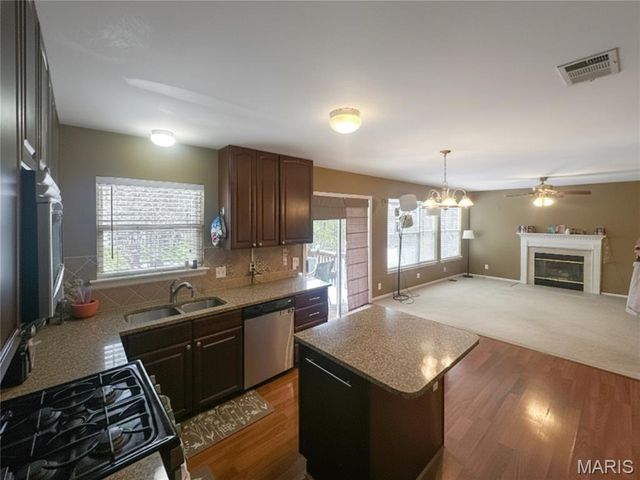 852 Molloy Drive, St Charles, MO 63366