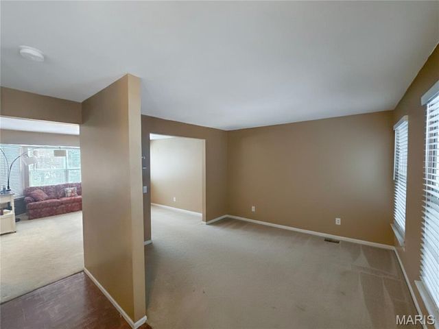 852 Molloy Drive, St Charles, MO 63366