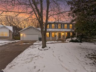 852 Molloy Drive, St Charles, MO 63366