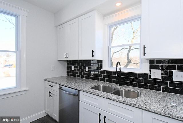 1398 CHESTNUT GROVE RD, Pottstown, PA 19464