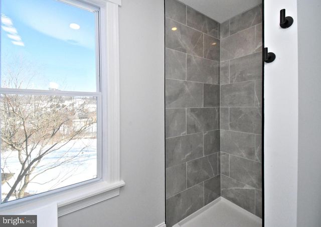 1398 CHESTNUT GROVE RD, Pottstown, PA 19464