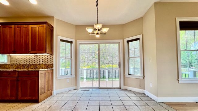 7 Deer Run, Charlton, MA 01507