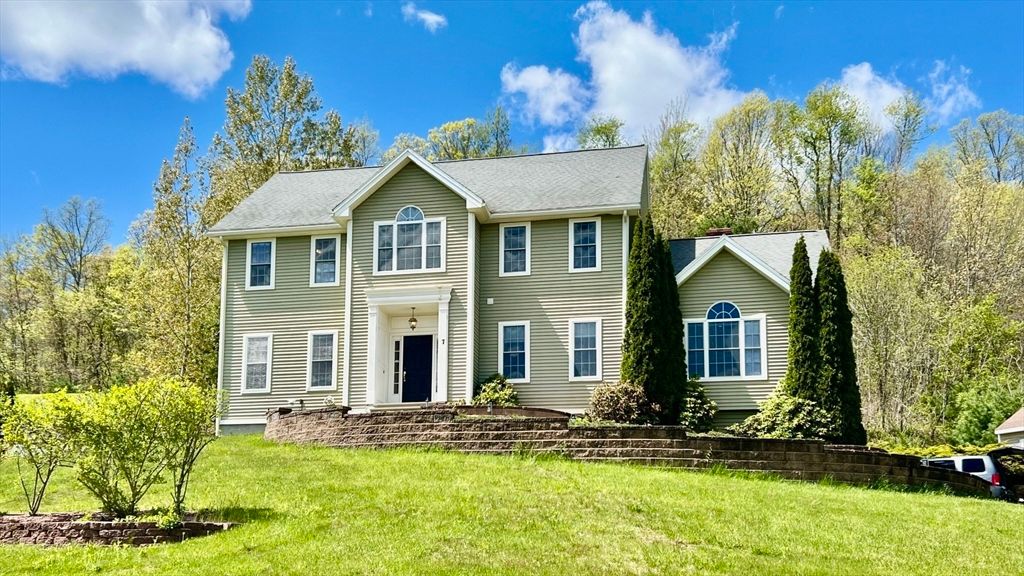 7 Deer Run, Charlton, MA 01507