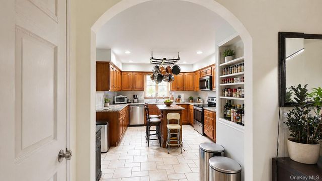 2191 State Route 52, Pine Bush, NY 12566