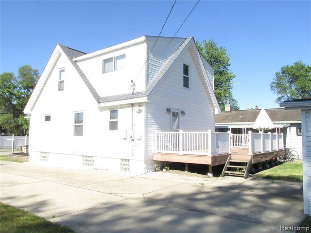 984 E Mahan Avenue, Hazel Park, MI 48030