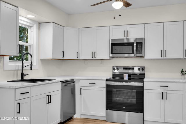 475 Lighthouse Drive, Manahawkin, NJ 08050