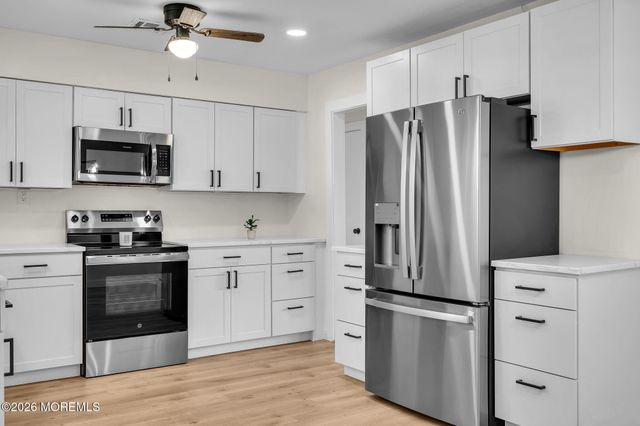 475 Lighthouse Drive, Manahawkin, NJ 08050