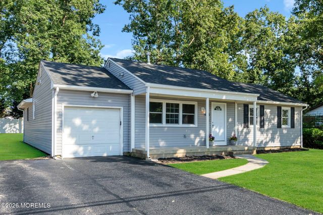 475 Lighthouse Drive, Manahawkin, NJ 08050