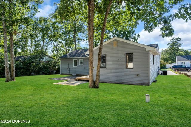 475 Lighthouse Drive, Manahawkin, NJ 08050